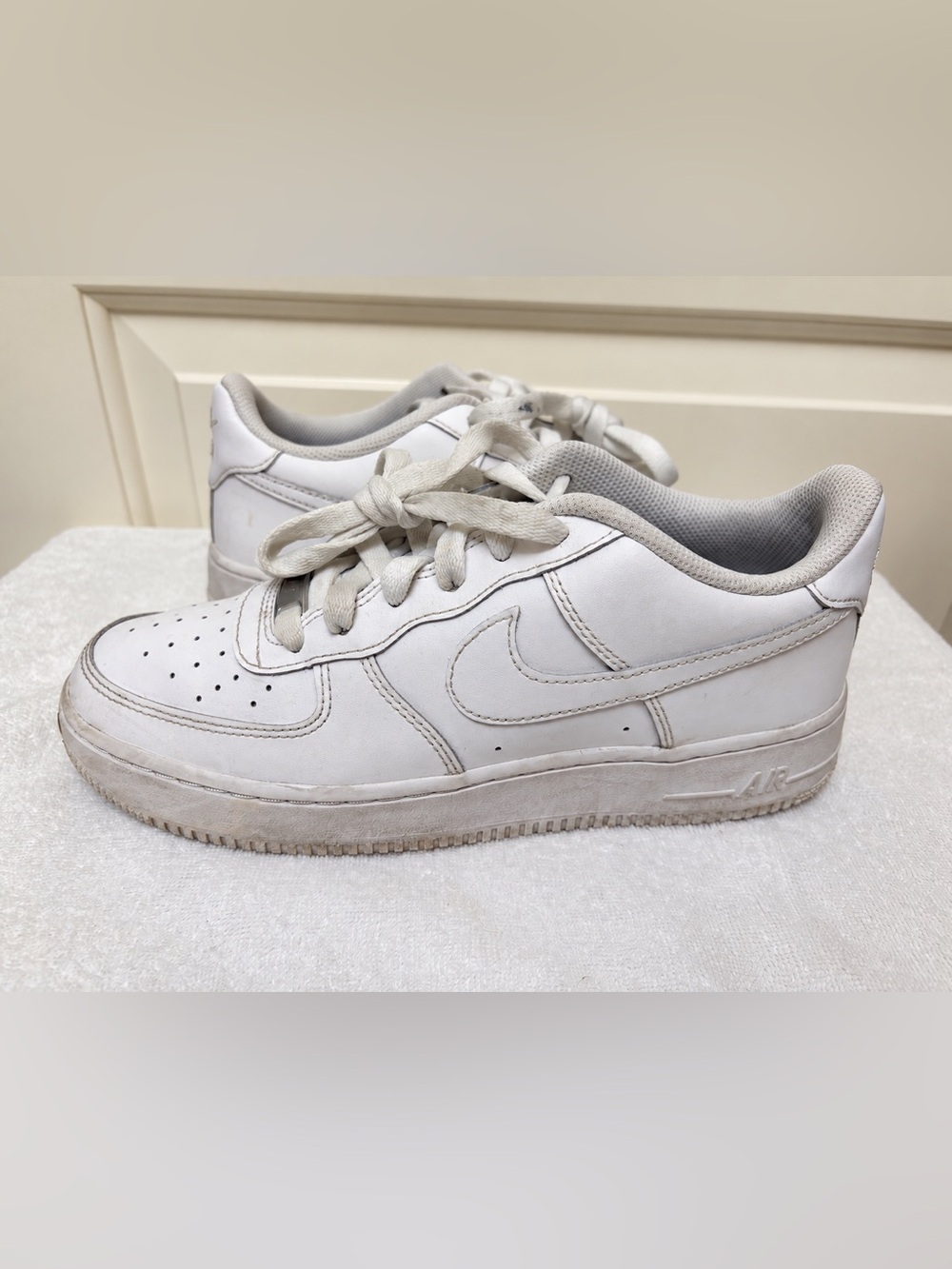 Air Force 1 Triple White- Size 6.5Y / Men’s 6.5/ Women’s 8